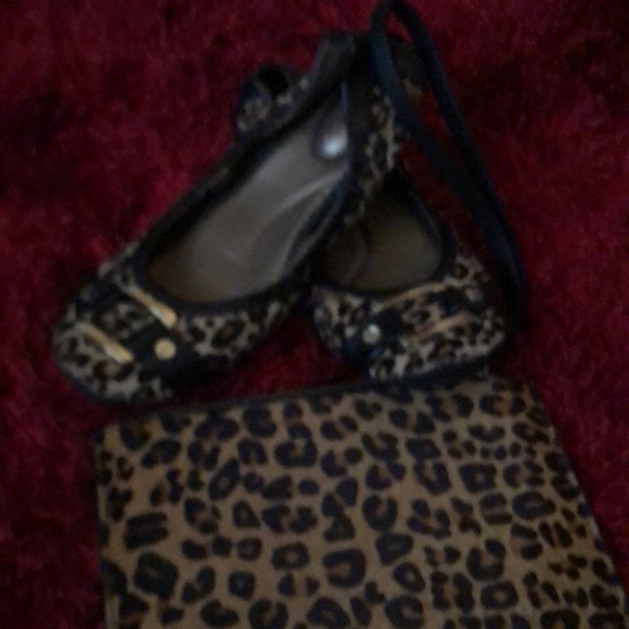 Two piece - Picture 2 of 8